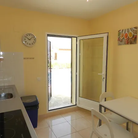 Fig Tree 8 Personas Villa